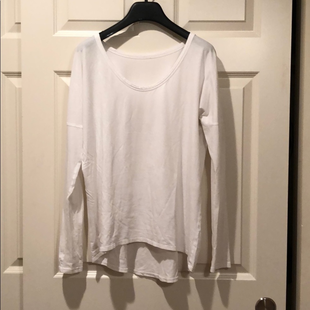 White lululemon long sleeve shirt